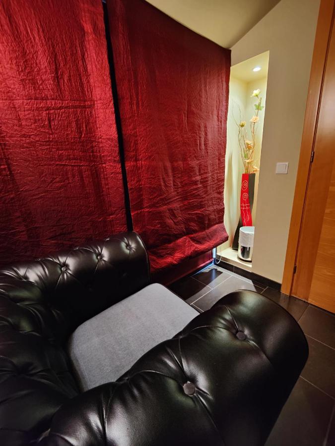 Hostal Manel Пинеда-де-Мар Экстерьер фото
