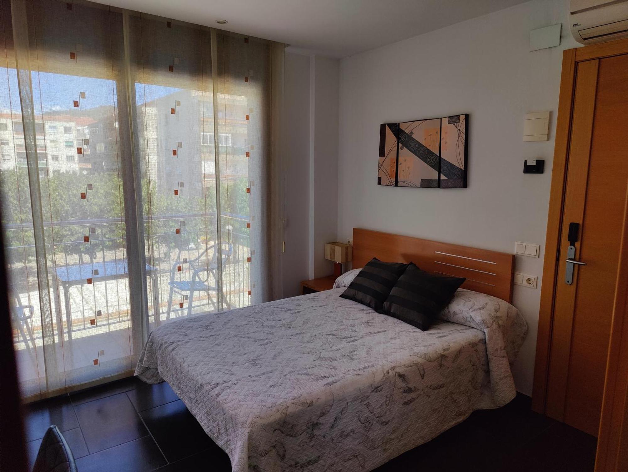 Hostal Manel Пинеда-де-Мар Экстерьер фото